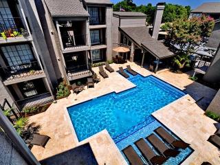 6910 Skillman St, Dallas TX  75231-5817 exterior