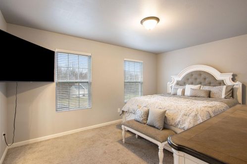 5677 Coddington Ln, Kalamazoo MI  49009-1788 exterior