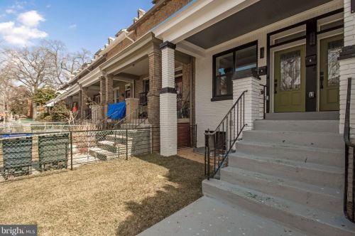 1213 Holbrook St, Washington, DC 20002-3911