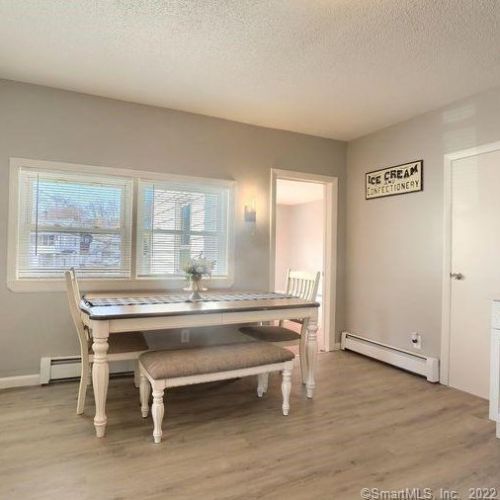 271 Gln St, New Britain CT 06051-2572 exterior