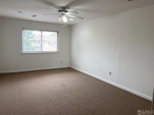 363 College Dr, Edison NJ 08817-5955 exterior