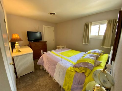 6023 Holt Ave, Milwaukee WI 53219-4356 exterior