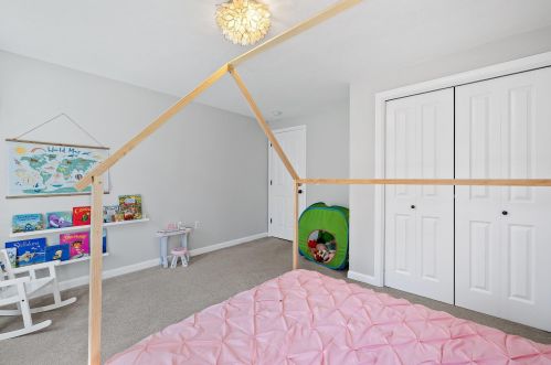 5 Spillway Ln, Concord NH 03301-8303 exterior