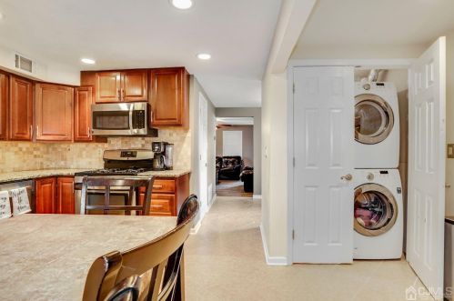 33 Coddington Ave, Avenel NJ 07001-1941 exterior