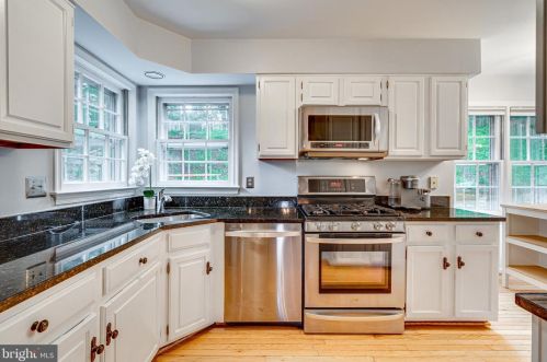 6263 Gentle Ln, Alexandria VA 22310-2260 exterior