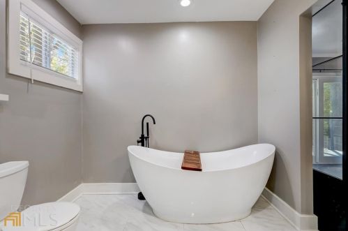 1206 Martin Luther King Jr Dr, Atlanta GA  30314-2502 exterior