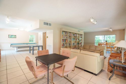 7704 Forest Green Ln, Boynton Beach FL 33436-8835 exterior