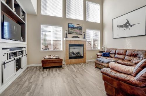 224 Marsalla Dr, Folsom CA 95630-7201 exterior