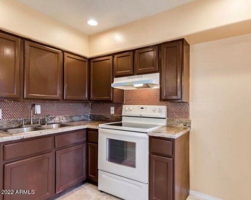 3140 Alvarado Rd, Phoenix AZ 85009-2435 exterior