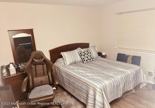 4401 Birchwood Ct, New Brunswick NJ 08902-3919 exterior