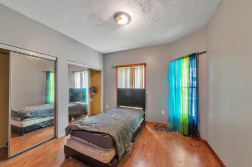 56 Stewart St, Grand Rapids MI 49507-2402 exterior