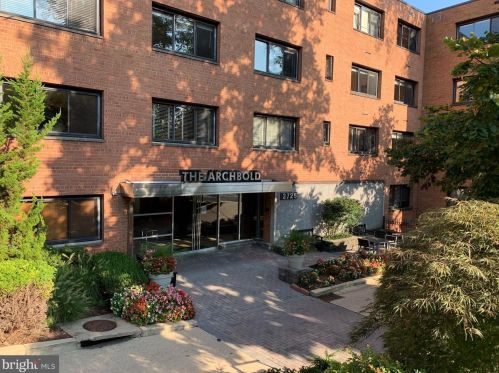 2725 39th St, Washington DC 20007-1244 exterior