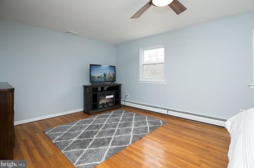 11023 Academy Rd, Philadelphia PA 19154-3301 exterior