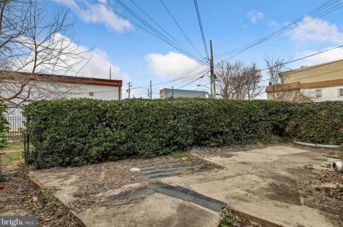 1850 Capitol Ave, Washington DC 20002-1702 exterior