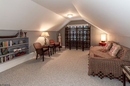 1490 Fox Trl, Mountainside NJ 07092-1301 exterior