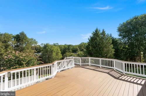 6149 Cobbs Rd, Alexandria VA 22310-1647 exterior