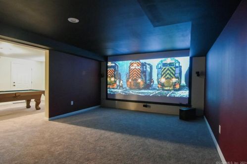 47 Windermere Vlg Rd, Ellington CT exterior