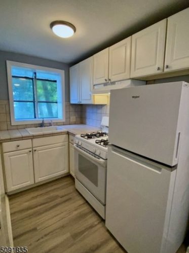 622 Cora Pl, Rahway, NJ 07065-3726