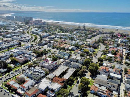 931 E Ave, San Diego CA  92118-2555 exterior