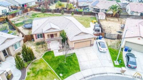 13002 Evening Breeze Ave, Bakersfield CA  93314-8494 exterior