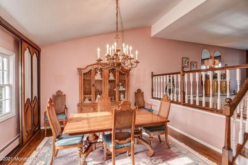 9 Mockingbird Rd, Edison NJ 08820-2752 exterior