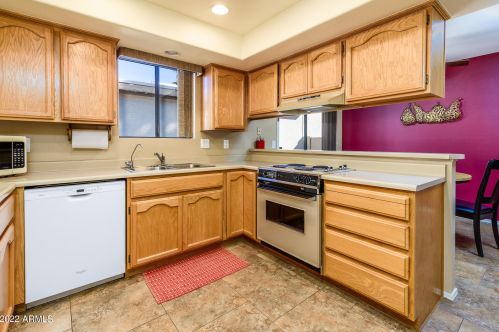 10254 Spg Crk Rd, Chandler AZ 85248-7944 exterior