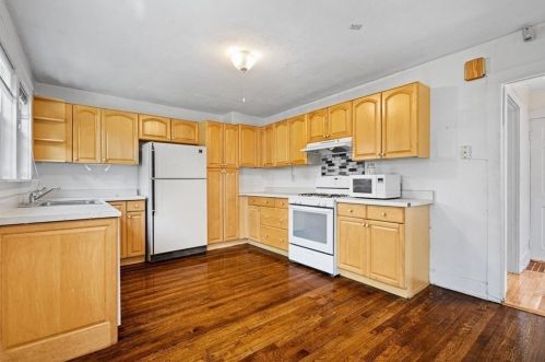 102 Ruggles St, Quincy MA  02169-7062 exterior