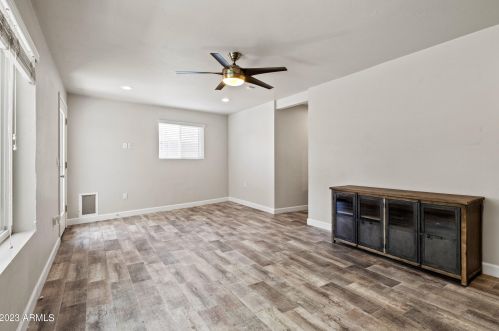 7035 15th St, Phoenix AZ  85020-5414 exterior