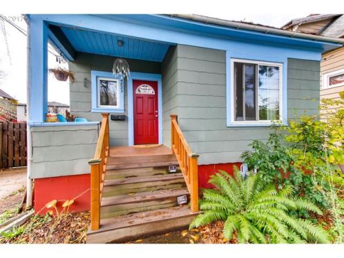 4823 13 St, Portland OR  97211-4637 exterior