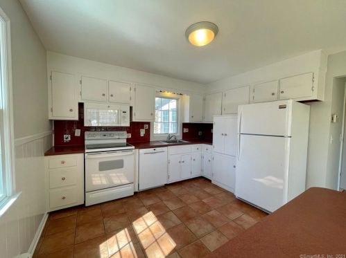 25 Longview Dr, Ridgefield CT 06877-3514 exterior