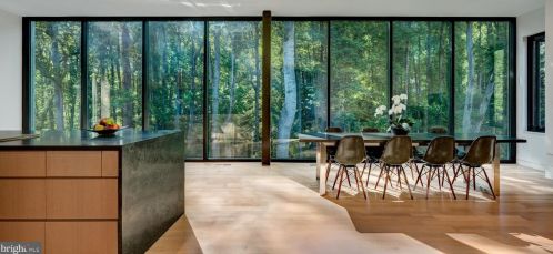 8725 Brk Rd, Mc Lean VA 22102-1507 exterior