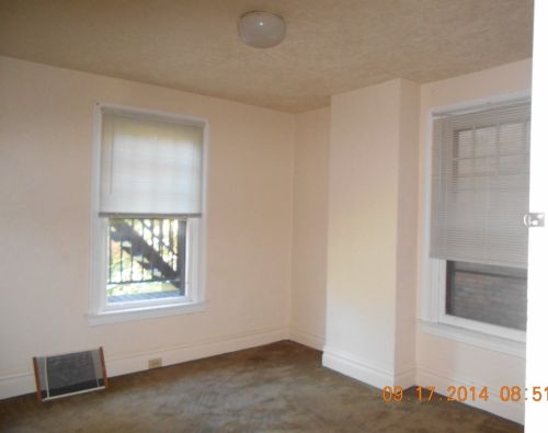 415 Hampton Ave, Pittsburgh PA 15221-3310 exterior