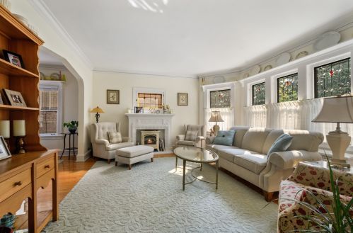 6059 Marmora Ave, Chicago, IL 60646-3903