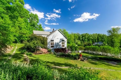 626 Br Rd, Patterson NY 12563-2180 exterior