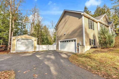 102 Bog Rd, Concord NH 03303-1008 exterior