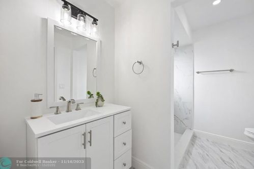 314 Thornhill Dr, Fort Pierce FL  34983-3701 exterior