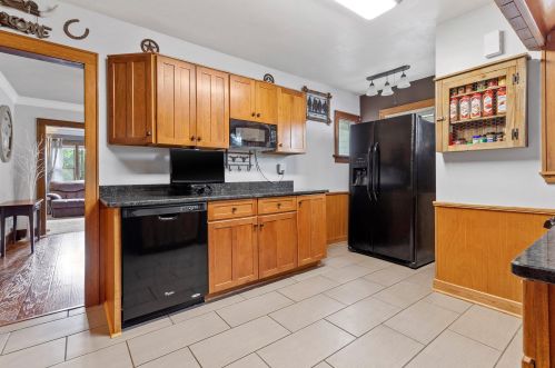 1015 76, Milwaukee WI 53214-3031 exterior