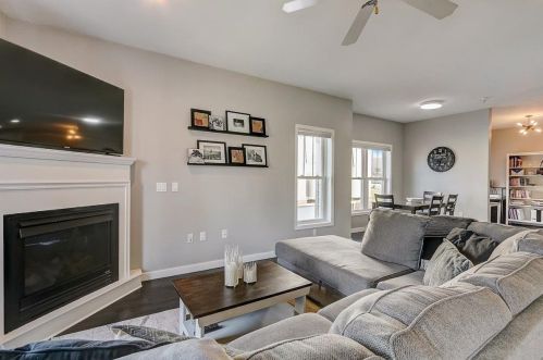 3955 Maple Grove Dr, Madison WI  53719-1842 exterior