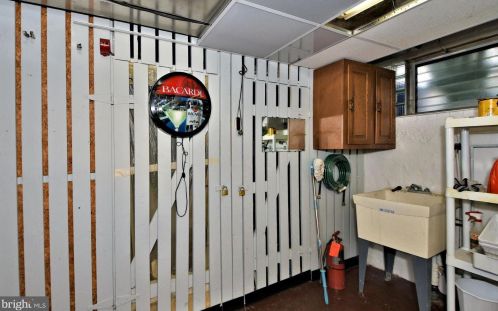 7221 Erdrick St, Philadelphia PA 19135-1014 exterior