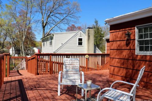 37 Kettle Rd, Norwalk, CT 06850-2510