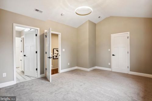 900 Prospect St, Silver Spring MD  20912-6875 exterior