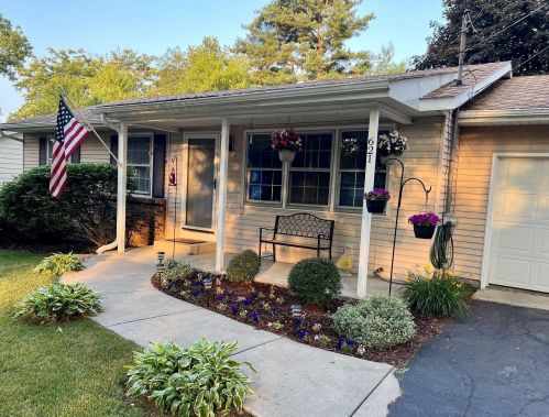 621 Piccadilly Rd, Kalamazoo, MI 49006-2619