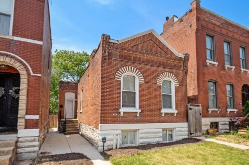 3249 Michigan Ave, Saint Louis, MO 63118-2805