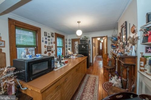 558 18 St, Philadelphia PA 19140-1014 exterior