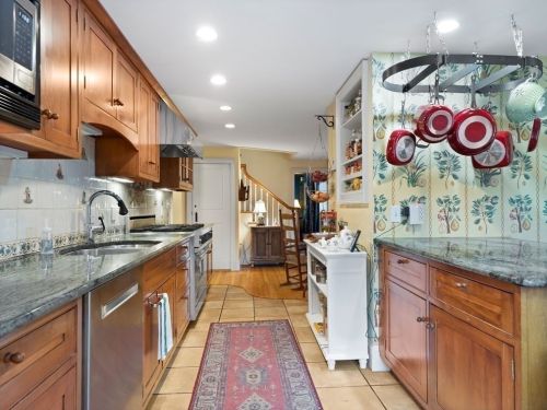 818 Centre St, Boston MA  02130-1530 exterior