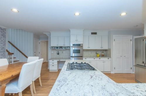 24 Duck Pond Pl, Wilton CT 06897-2704 exterior