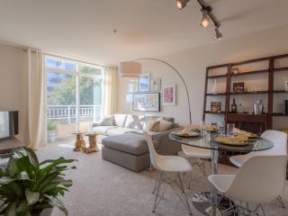 1215 Dexter Ave, Seattle WA  98109-3500 exterior