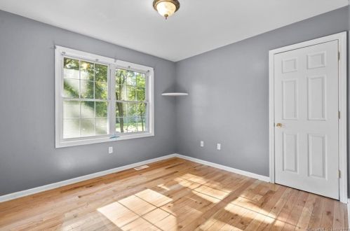 306 Silver Hl Rd, Derby CT 06418-1139 exterior