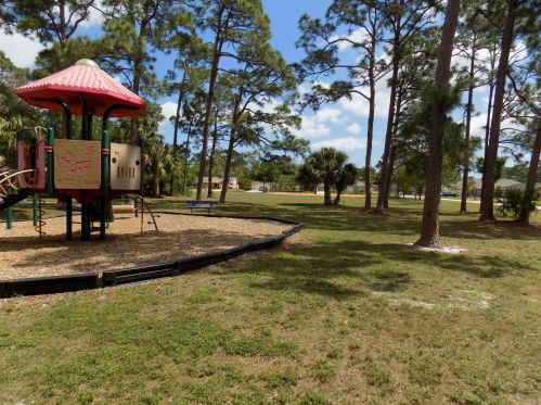 1198 Empire St, Fort Pierce FL 34983-2468 exterior