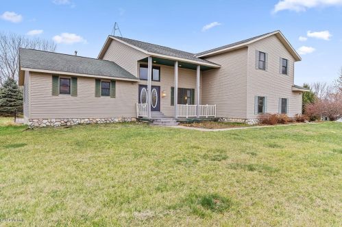 2730 60 St, Fennville MI 49408-9414 exterior